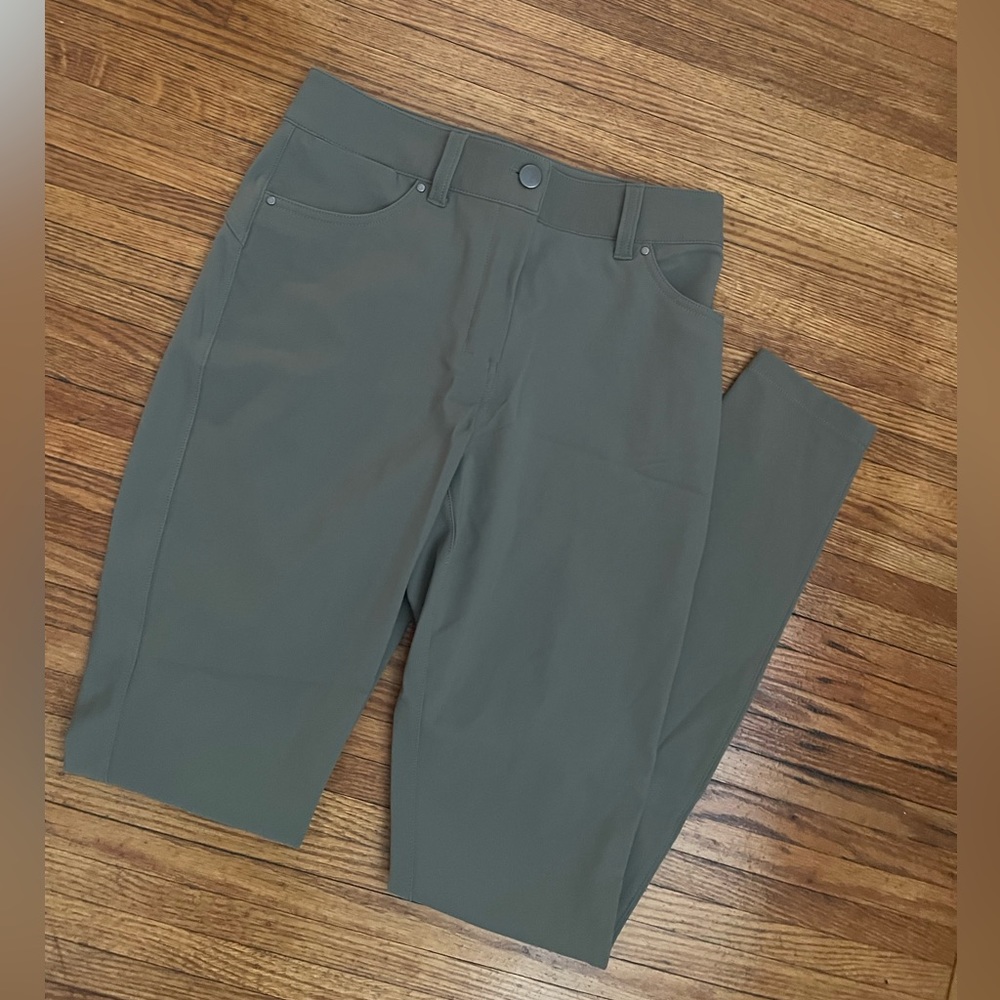 Lululemon city sleek pant size 26 sage